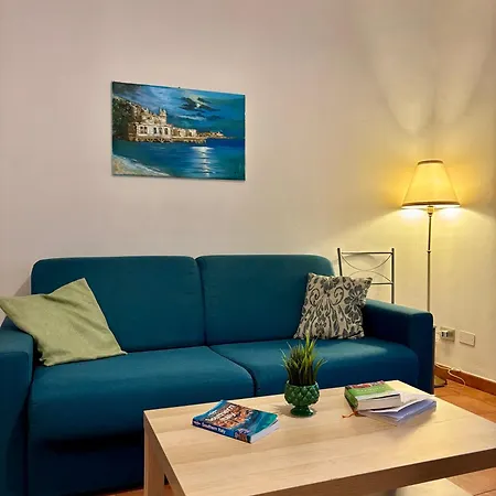Piazza Marina Apartment *